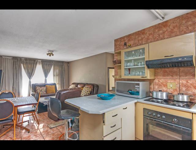 2 BEDROOM APARTMENT FOR SALE IN RIDGEWAY